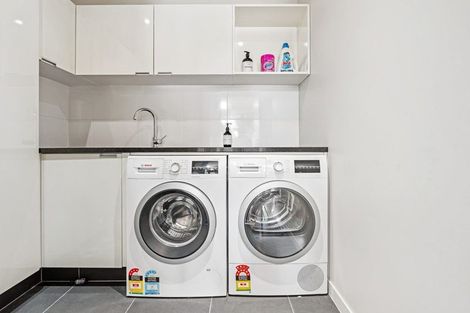 Photo of property in The Reef, 93 Saint Aubyn Street, New Plymouth, 4310