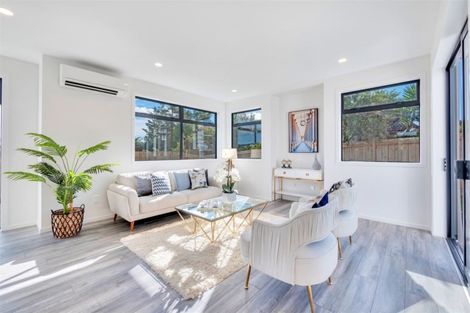 Photo of property in 107 Sturges Road, Henderson, Auckland, 0612