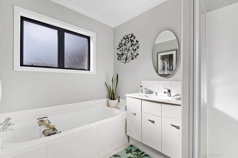 Photo of property in 55 Woodhouse Avenue, Karori, Wellington, 6012