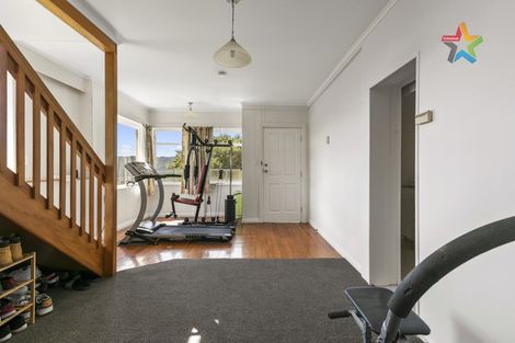 Photo of property in 89 Miromiro Road, Normandale, Lower Hutt, 5010