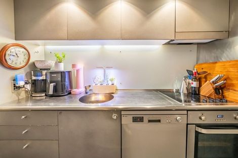 Photo of property in Gerondis Bldg Apartments, 206/60 Willis Street, Wellington Central, Wellington, 6011