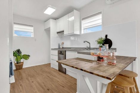 Photo of property in 15a Kawaha Point Road, Fairy Springs, Rotorua, 3015