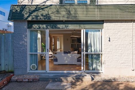 Photo of property in 22 Jervois Street, New Brighton, Christchurch, 8061