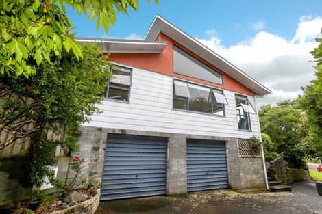 Photo of property in 10 Mcfarlane Street, Oakura, 4314