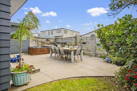 Photo of property in 5 Debenham Drive, Whitianga, 3510