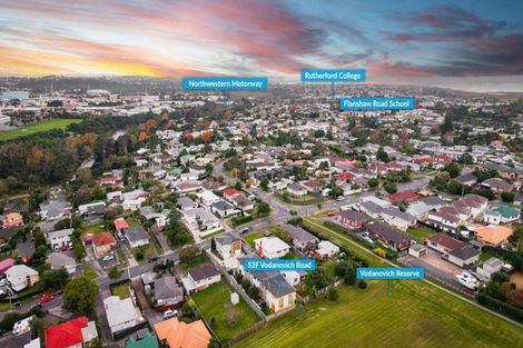 Photo of property in 52f Vodanovich Road, Te Atatu South, Auckland, 0610