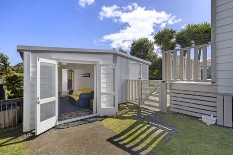 Photo of property in 22 Wallis Street, Raglan, 3225