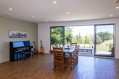 Photo of property in 690 Swamp Road, Puketapu, Napier, 4183