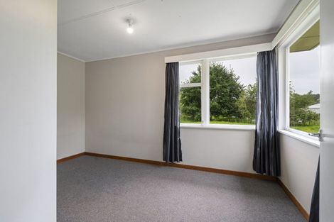 Photo of property in 16 Gordon Terrace, Hunterville, 4730