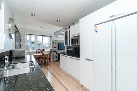 Photo of property in 2 Partington Place, Beerescourt, Hamilton, 3200