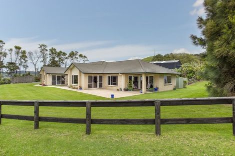 Photo of property in 126 Wilson Road, South Head, Helensville, 0874