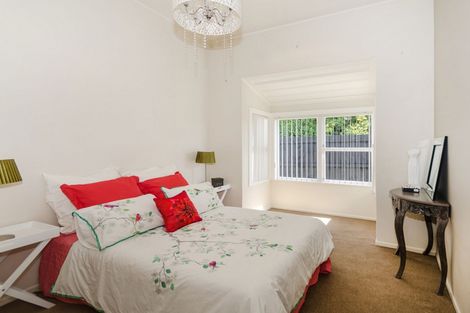 Photo of property in 1 Village Place, Tuakau, 2121