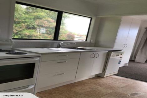 Photo of property in 17 Sabana Place, Unsworth Heights, Auckland, 0632