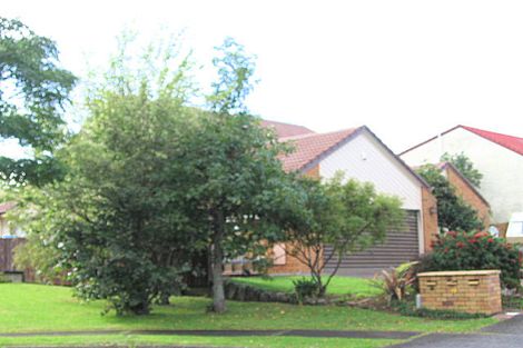 Photo of property in 15 Antilla Place, Half Moon Bay, Auckland, 2012