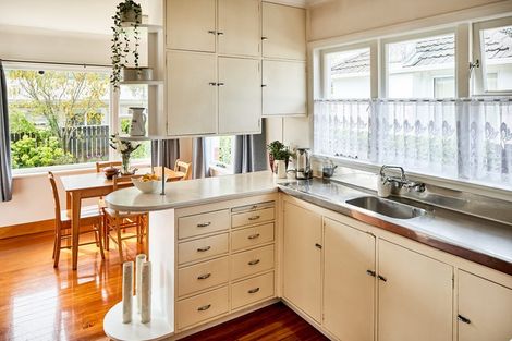 Photo of property in 8 Courtenay Road, Heretaunga, Upper Hutt, 5018