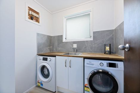 Photo of property in 31 Glenbervie Crescent, Massey, Auckland, 0614