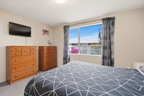 Photo of property in 4/122 Middlepark Road, Sockburn, Christchurch, 8042