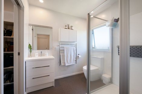 Photo of property in 53 Athenree Road, Athenree, Katikati, 3177