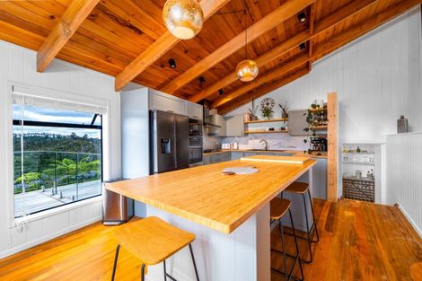 Photo of property in 77 Te Wahapu Road, Russell, 0272