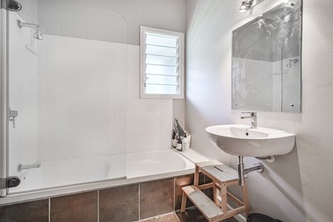 Photo of property in 98 Duchess Crescent, Mayfair, Hastings, 4122