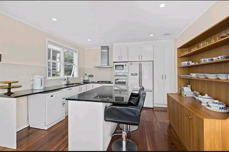 Photo of property in 2/221 Onewa Road, Birkenhead, Auckland, 0626