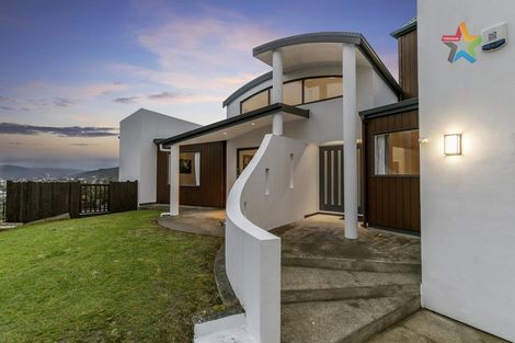 Photo of property in 31 Summit Road, Fairfield, Lower Hutt, 5011