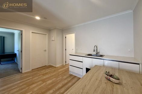 Photo of property in 70 Sungrove Rise, Sunnyvale, Auckland, 0612