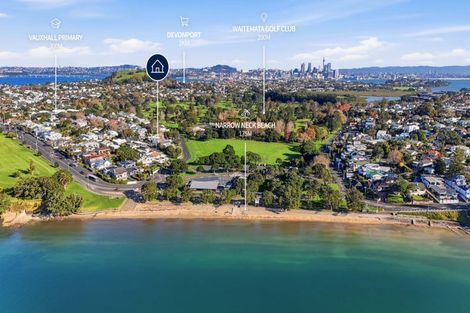 Photo of property in 2/76 Wairoa Road, Narrow Neck, Auckland, 0624