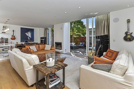 Photo of property in 8b Hauraki Road, Hauraki, Auckland, 0622