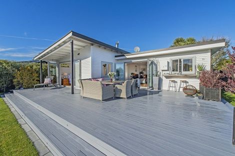 Photo of property in 31 Broadway Avenue, Waikuku Beach, 7473