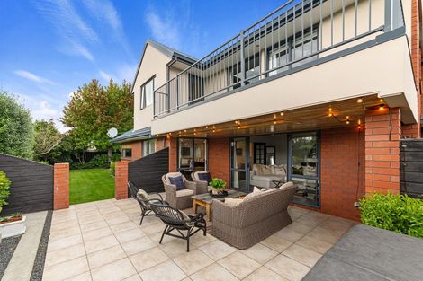 Photo of property in 100 Gardiners Road, Harewood, Christchurch, 8051