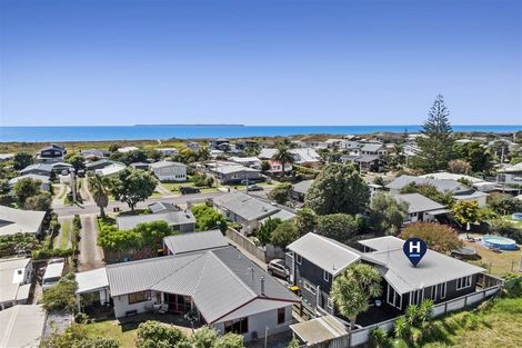 Photo of property in 42b Simpson Road, Papamoa Beach, Papamoa, 3118