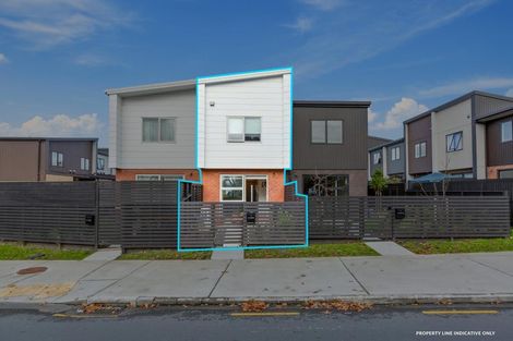 Photo of property in 2/472 West Coast Road, Glen Eden, Auckland, 0602