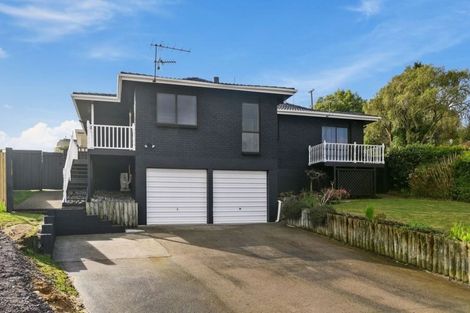 Photo of property in 8 Leo Place, Kawaha Point, Rotorua, 3010