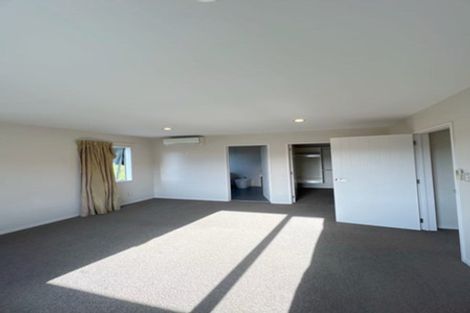 Photo of property in 42 Borneo Drive, Fairview Heights, Auckland, 0632