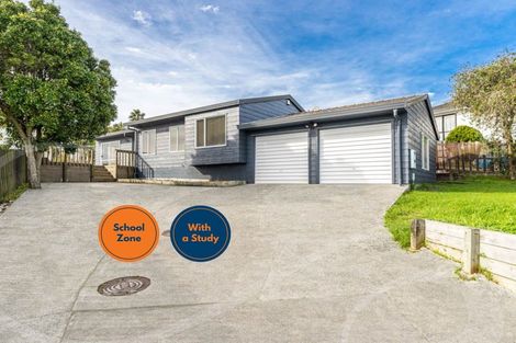 Photo of property in 13 Altair Place, Windsor Park, Auckland, 0632