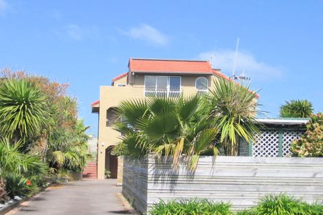 Photo of property in 1042 Papamoa Beach Road, Papamoa Beach, Papamoa, 3118