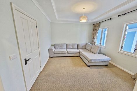 Photo of property in 16 Palliser Place, Poraiti, Napier, 4112