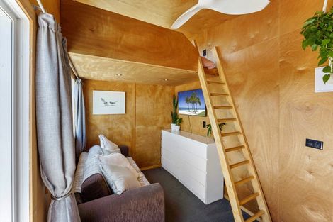 Photo of property in 47 Reay Mackay Grove, Waikawa Beach, Levin, 5573