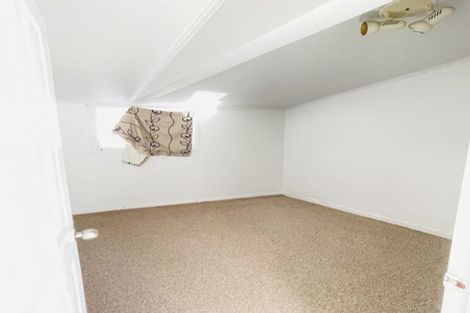 Photo of property in 16 Nan Place, Pakuranga Heights, Auckland, 2010