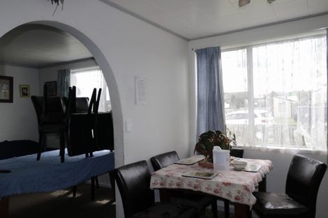 Photo of property in 25 Cross Street, Castlecliff, Whanganui, 4501