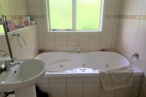 Photo of property in 251a Hill Road, The Gardens, Auckland, 2105