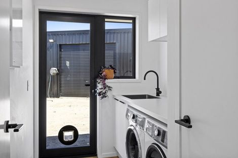 Photo of property in 8 Tikorangi Road East, Tikorangi, 4383