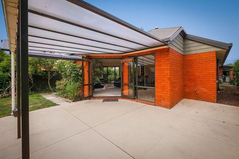 Photo of property in 2/113 Avonhead Road, Avonhead, Christchurch, 8042