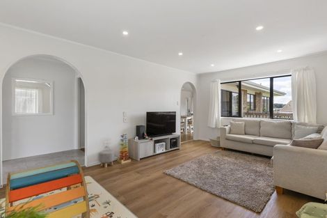 Photo of property in 73 Aberfeldy Avenue, Highland Park, Auckland, 2010