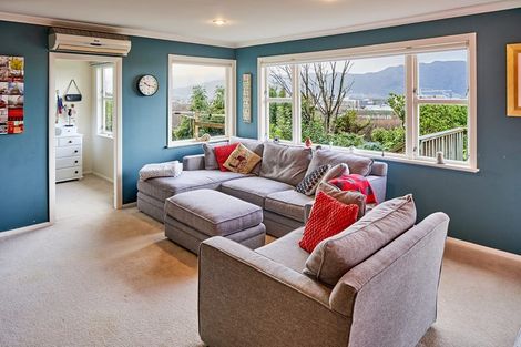 Photo of property in 4 Gaskill Grove, Harbour View, Lower Hutt, 5010