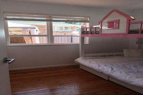 Photo of property in 2/77 Alexander Street, Cockle Bay, Auckland, 2014