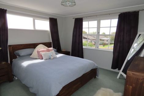 Photo of property in 8 Pipitea Place, Massey, Auckland, 0614