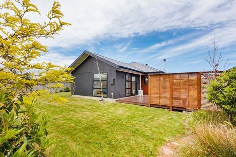 Photo of property in 3 Atlantic Drive, Fitzherbert, Palmerston North, 4410