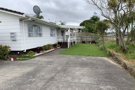 Photo of property in 2/82 Roberts Road, Te Atatu South, Auckland, 0610